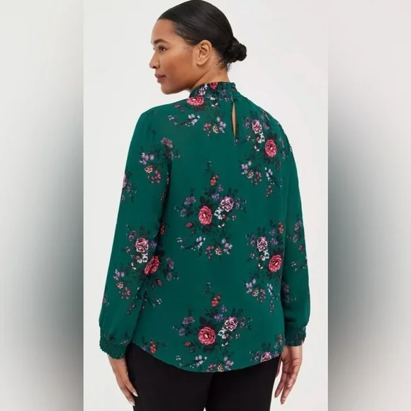🌺 Torrid 6X Green Floral Top - Picture 3 of 6